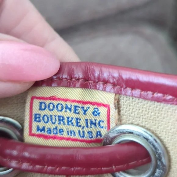 VINTAGE DOONEY & BOURKE RED SIGNATURE MINI DRAWSTRING BUCKET HANDBAG - Picture 9 of 15